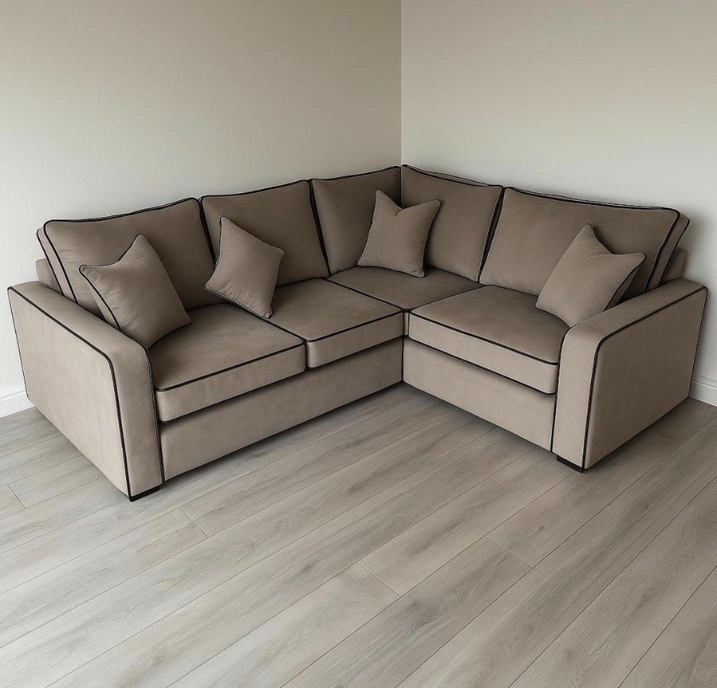 Corner with piping, taupe